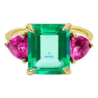  Emerald green quartz solid gold st..