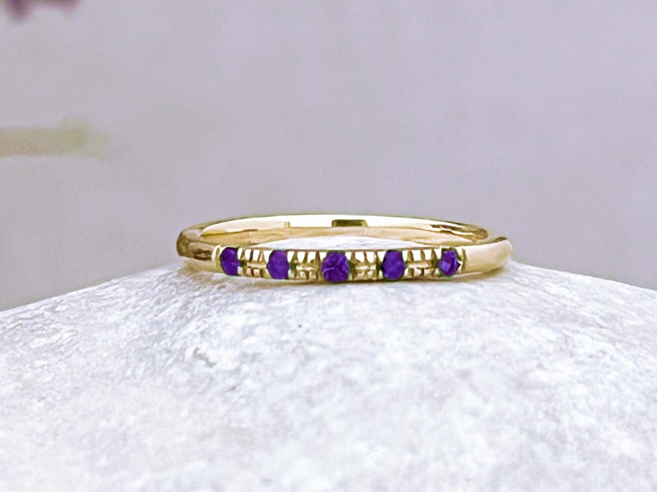 Solid Gold Wedding Band With Amethyst, Purple Gemstones Minimalist Bridal Ring, 9k/18k Delicate Stacking Ring