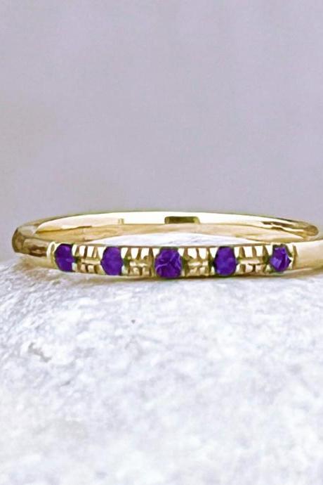 Solid gold wedding band with amethyst, Purple gemstones minimalist bridal ring, 9k/18k delicate stacking ring