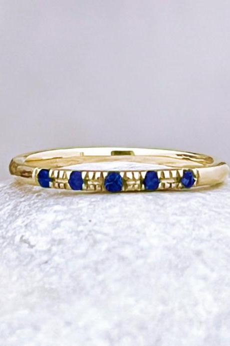Solid Gold Wedding Band With Natural Sapphire, Blue Gemstones Minimal Bride Ring, 18k Gold Dainty Stackable Promise Ring.