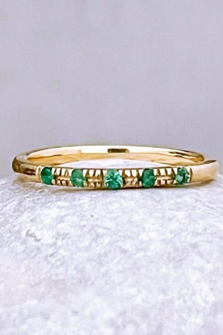 Solid gold natural emerald wedding band, green gemstones minimalist promise band ring, 18k dainty stackable ring